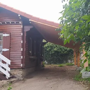 Independant Attenant A Maison Dans Grand Jardin Couette-café